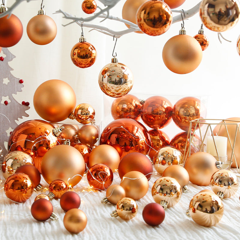 Orange Decorative Christmas Balls Wreath