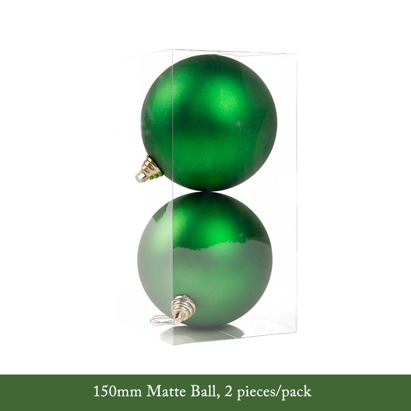 Green Decorative Christmas Balls Wreath