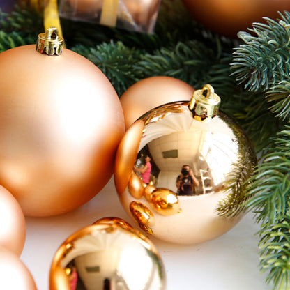 Orange Decorative Christmas Balls Wreath